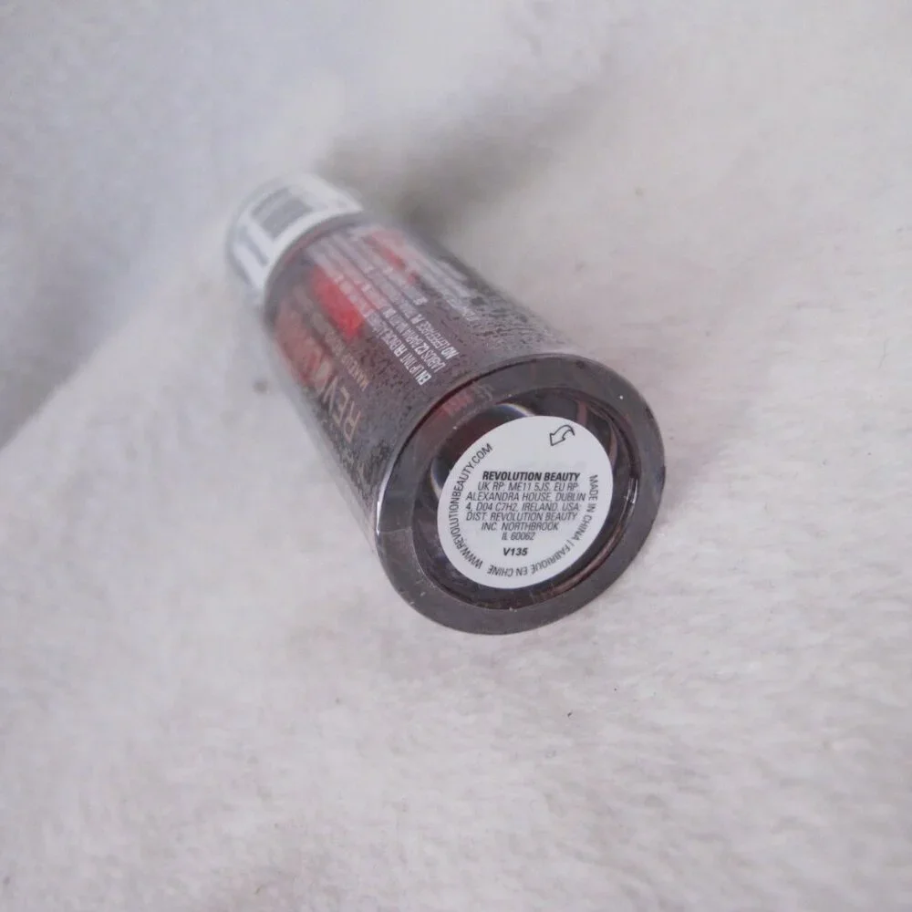 Makeup Revolution IT Time to Float Lip Stain